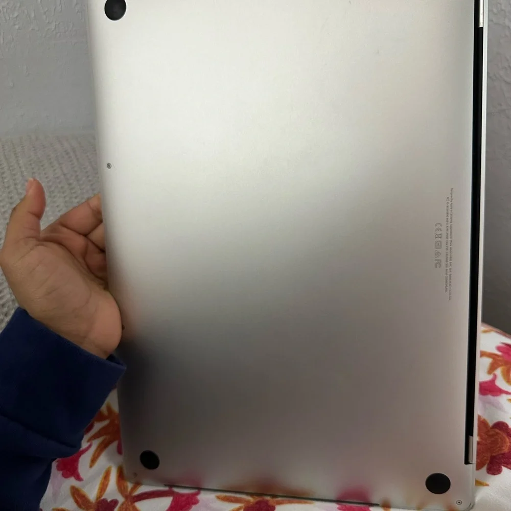 Apple sleek macbook